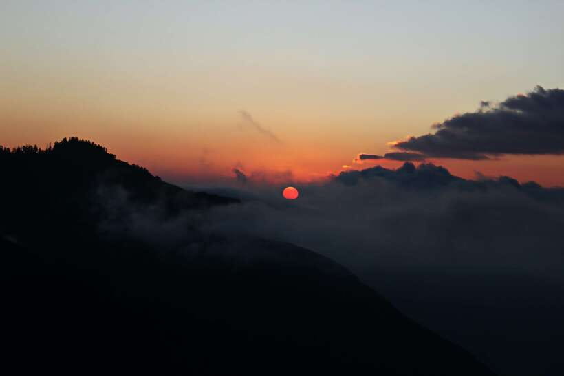 Pokhara: 2-Day Short & Sweet Ghorepani Poon Hill Guided Trek - Descending through Ulleri and Hile