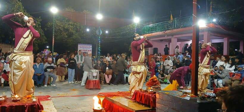 Pokhara: Tal Barahi Temple Evening Aarati Ceremony - Starting in Pokhara with a simple hotel pickup