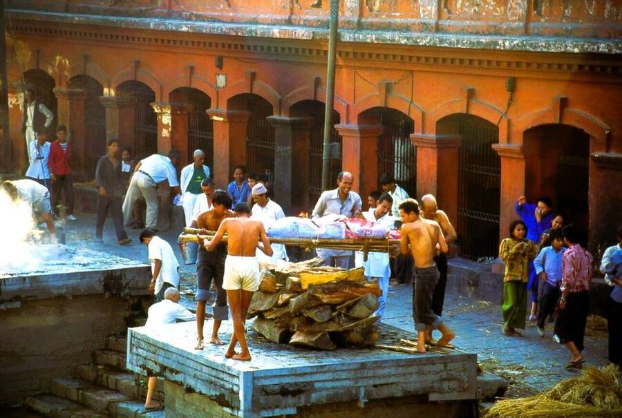 Sacred Pashupatinath: Aarati,Cremation Rites & Boudha Stupa - Pashupatinath Temple and the Bagmati River
