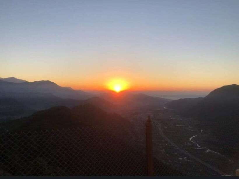 Sarangkot Sunrise Himalayas: Tour 3 hour private tour - What the private car adds