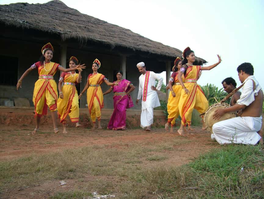 Sauraha: Rapti River Sunset & Tharu Cultural Dance Tour - Who should book this tour?