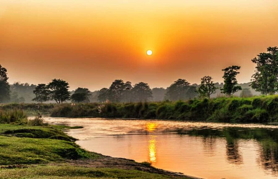 Sauraha: Rapti River Sunset & Tharu Cultural Dance Tour - The drive from Sauraha to the Rapti River