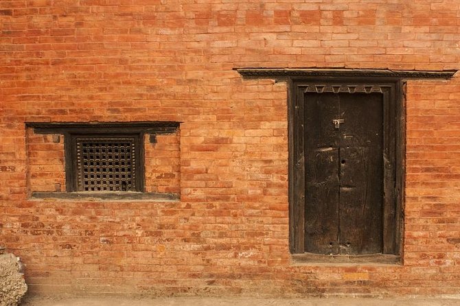 Smells of Kathmandu Walking Day Tour - What the guide adds to the walk