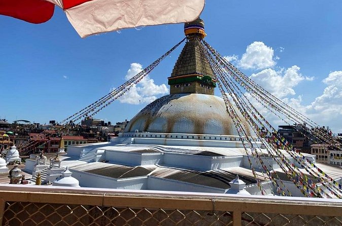 Syambhunath and Baudhdhanath Tour with Guide - What the guide adds to the visit